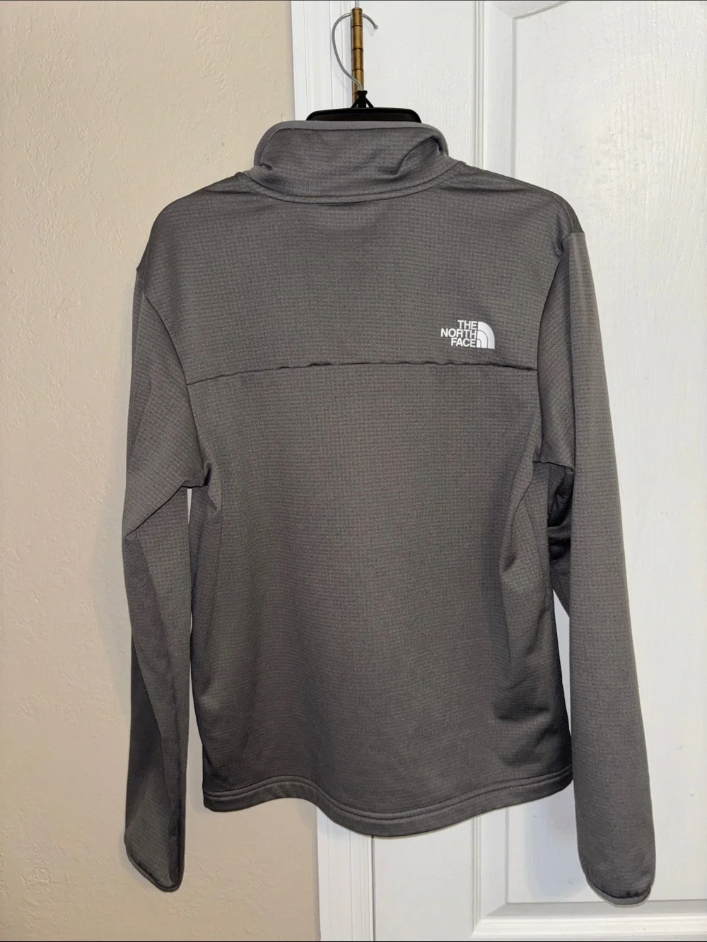 The North Face Men's Gray Half-Zip Fleece Pullover